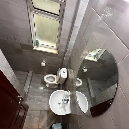 In Bllok * טיראנה